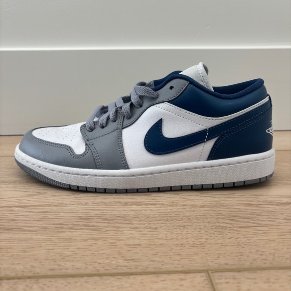 AirJordan1Low - Picture 1 of 4